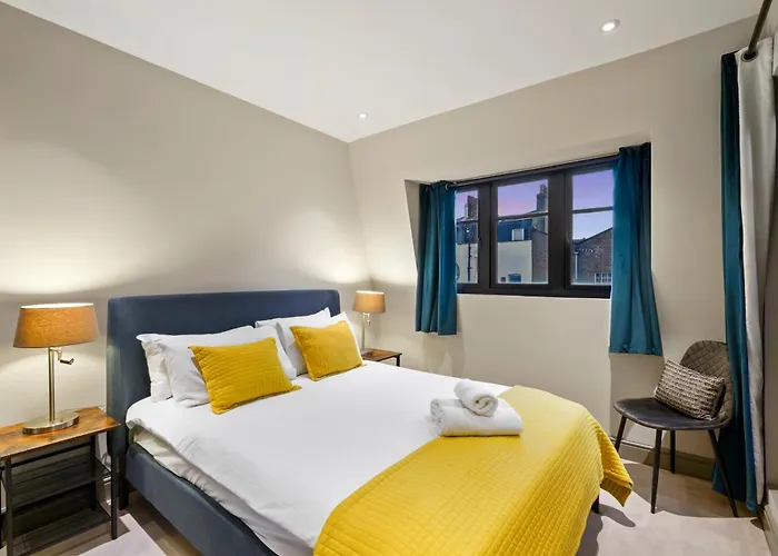 2 Bed Lux Apartment near Central London FREE WIFI